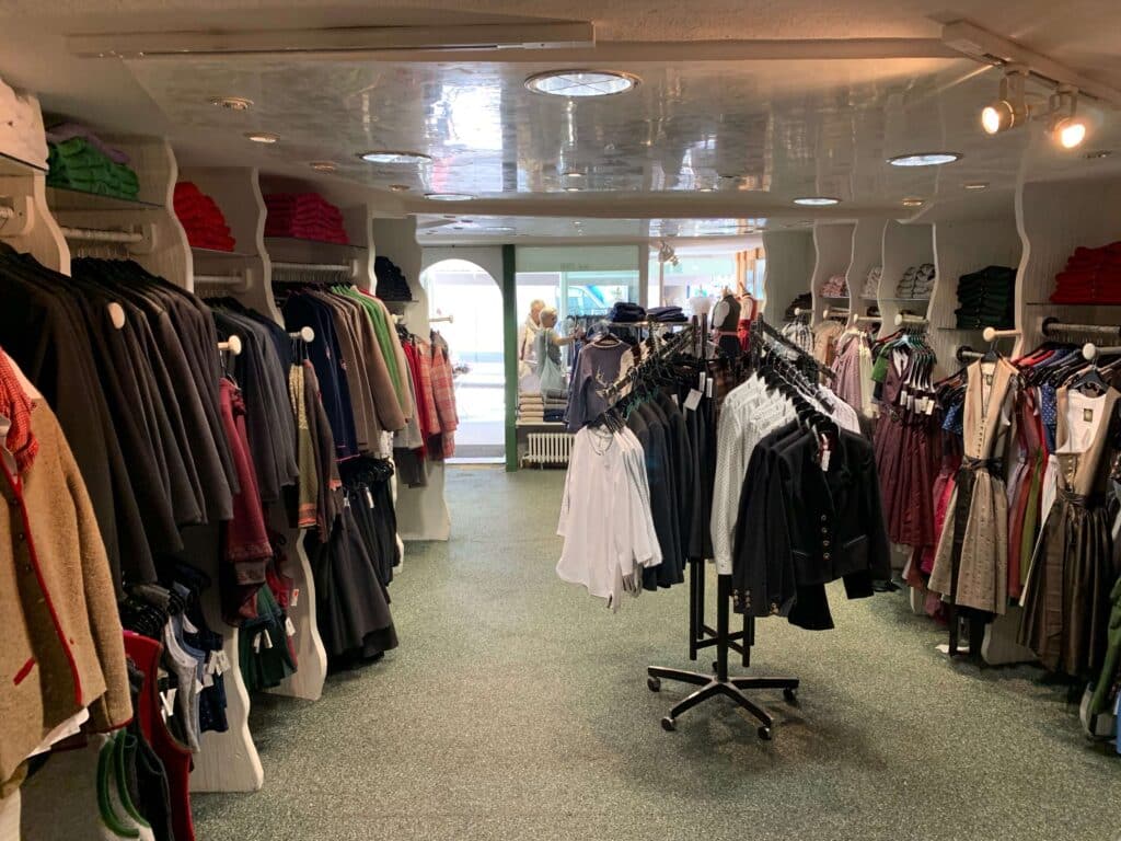 Pöllinger Leder & Tracht - Filiale Kelheim Dirndl & Trachtenmode in Kelheim bei Pöllinger