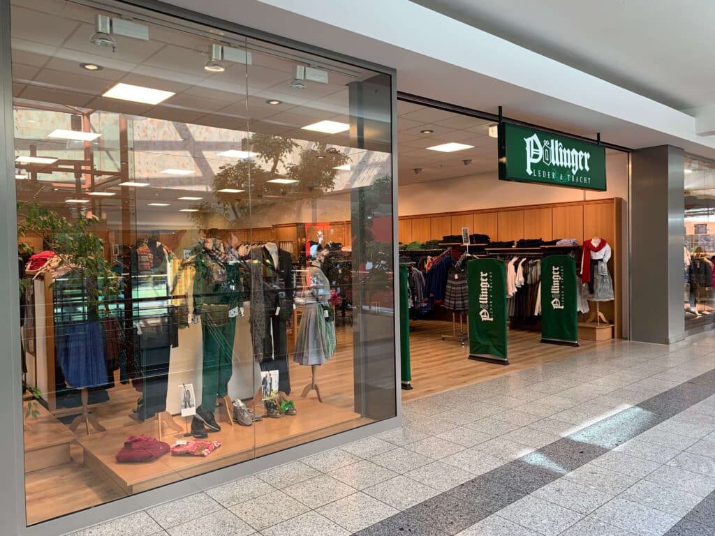 Pöllinger Leder & Tracht - Filiale Regensburg im DEZ Pöllinger Filiale im DEZ in Regensburg 1